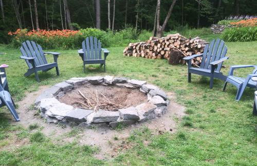 Private Tavern, Hot Tub, 8-Fireplaces, Spa Baths, Fire Pit, Baths Ensuite - Shop or Ski! - Foto 38