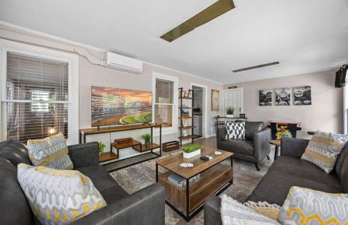 Cozy & Updated Unit in the Heart of the Highlands - Foto 10