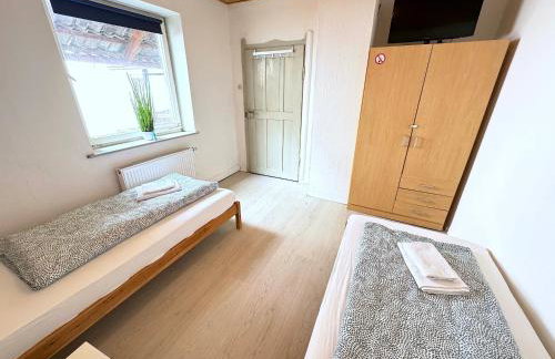 I Apartment 17 Personen - Monteurzimmer - Ferienwohnung, Großköllnbach - Foto 2