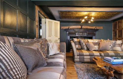 Luxury 2 Bed Manor House With Hot Tub, Cinema Room, Sky TV - Foto 47