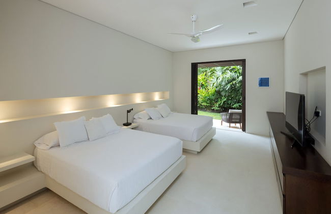 w Amazing 4BR Villa at Mesa de Yeguas - Photo 9