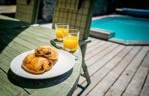 Great House - A Grand Georgian Retreat with Heated Outdoor Pool - Photo 6