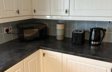 1 bed annex with extra sofa bed ideal for families and business guests - Photo 10