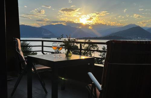 New Cozy Stay with Lakeview - Photo 1