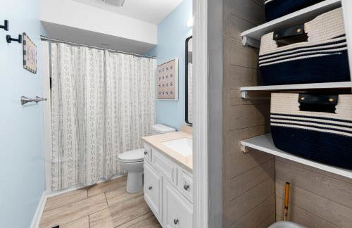 Oceanside Cottage -3BDR 2BA-Walk to Beach! - Foto 10