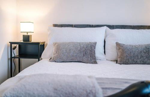 Stylish 2BR House for 4 in Manchester with Parking - Foto 15