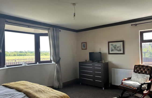 Wonderful 4 Bedroom Cottage Sleeps 8 - Foto 2