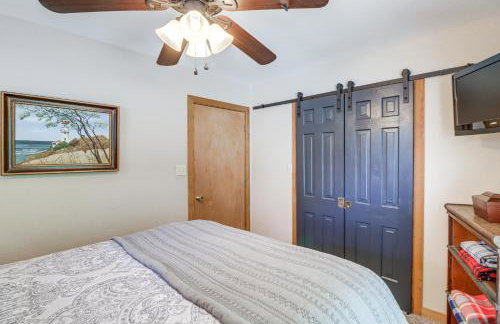 Peaceful Greers Ferry Cabin with Deck and Lake View! - Foto 13