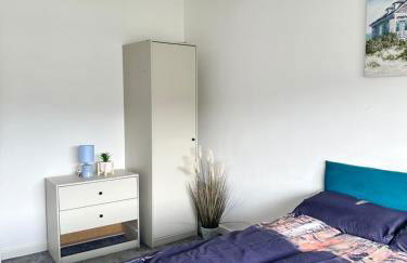 Cozy Family House 10 min from Manchester Airport - Photo 14