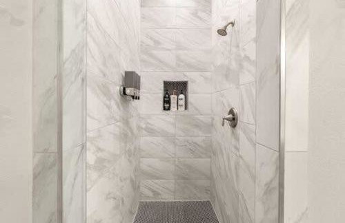 Trinity Groves Retreat - Large Modern 5 BR Home - Foto 25