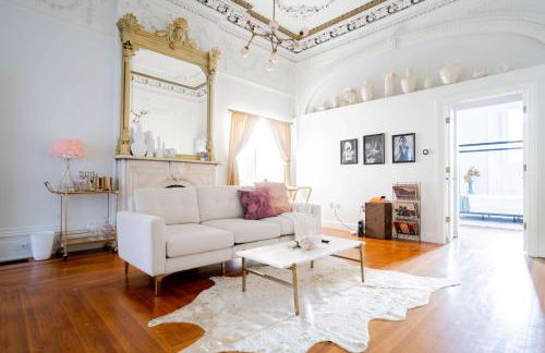 Walk to Stadiums & Downtown, Jet Tub, Historic Apt - Foto 11