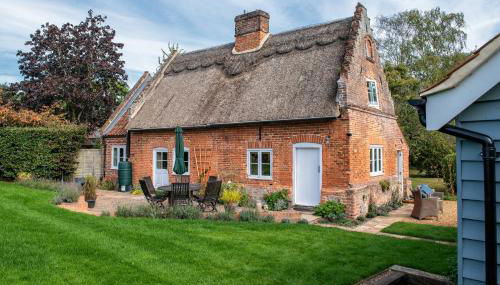 Thatch Cottage - luxury Norfolk Hideaway - Foto 1, Garden