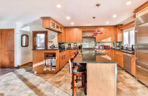 Mountain house w/ stunning views & gourmet kitchen - Foto 21