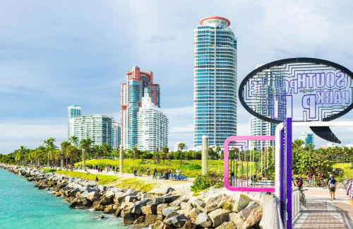 5BR HotTubPoolTableMiniGolf 7 min to Wynwood - Foto 59