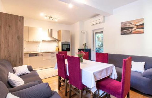 3 Bedroom Stunning Home In Modric - Photo 18