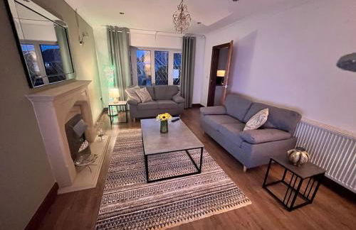 Spacious modern three Bedroom Bungalow ample parking - Foto 39