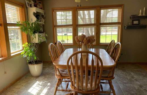 Family Friendly Home Near Trails & Live Music 3 Bedroom - Foto 3