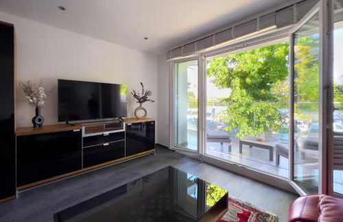 Modernes Wasserfront Wohnung, Terrasse, Parkplatz - Foto 10