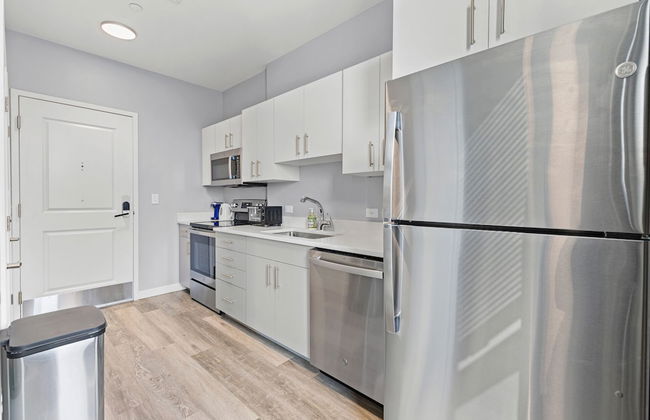 Furnished Apartments near Encore Boston - Photo 4