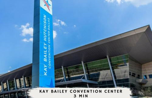 3-BD Luxury Living w Rooftop Garden Views - Photo 38