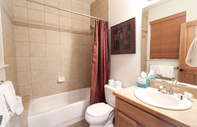 New Downtown Luxury Hideaway Skiing - Photo 20