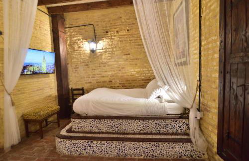 Casa Tenorio Barrio de Santa Cruz - Photo 16