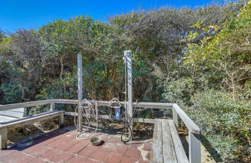 Waterfront Pine Knoll Shores Gem with Boat Dock - Foto 34