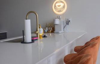 Two Story Penthouse, 2 Bedrooms with 2 and a half bathrooms, 2 Balconies, Skyline View, Pool - Foto 36