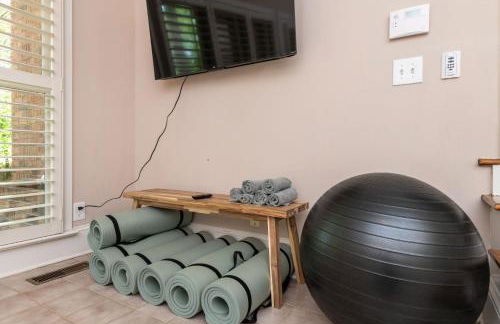 HotTub, FirePit, Basketball, 15 Min To Sedgefield - Photo 20