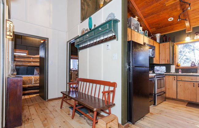 Treehouse by the Stream - Photo 5