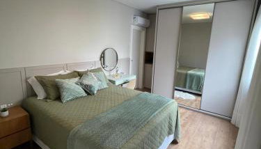 Apart de luxo 3 suites 2 vagas de garagem e quadra do mar - Foto 4