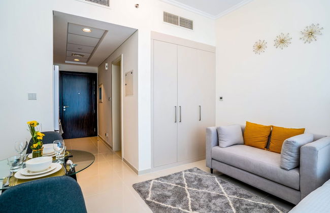 Tanin - Stunning Dubai Skyline View From this Sleek Studio - Photo 6