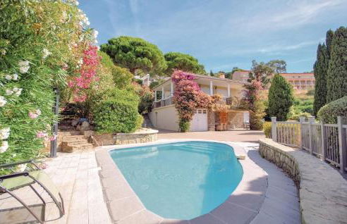 Awesome Home In Rayol-Canadel-Sur-Mer - Foto 1