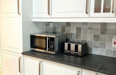 Luxury home in prime location Steps from WoodGreen - Foto 16