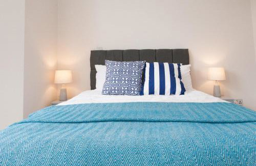Beautiful 2 bed terrace flat close to Greenwich - Pass the Keys - Photo 35