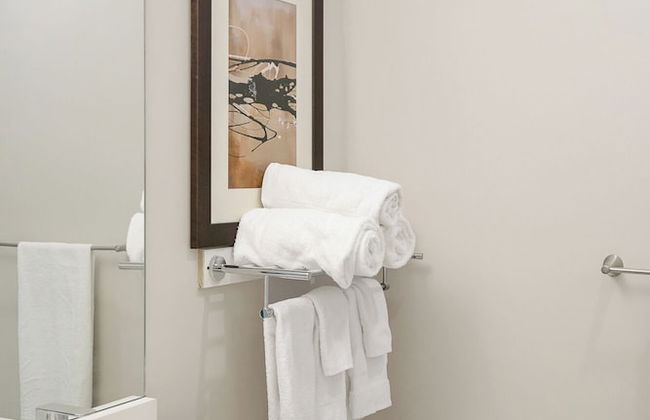 Harmony Haven 2BR Lakefront Suite - Photo 47