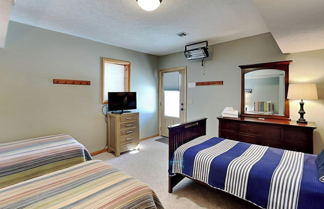 Lured by the Lake - Foto 28