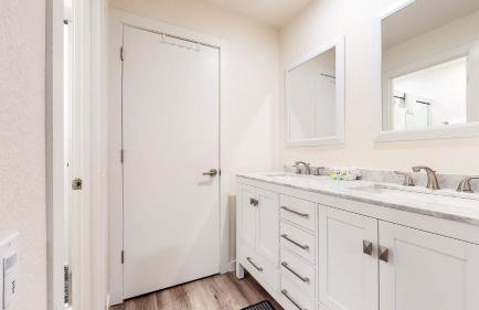 Mid Century Modern Cabin #212 - Walk to Village - Foto 40