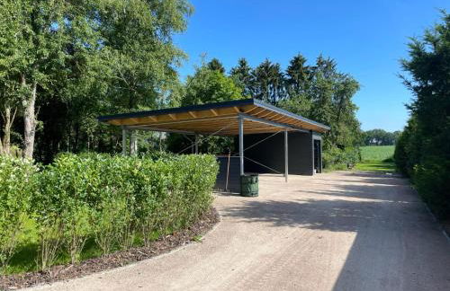 Traumhafte Ferienwohnung am Park, großer Balkon, voll ausgestattete Küche, Schreibtisch, WiFi, Smart TV, Carport, Wallbox, Fahrräder - Foto 59