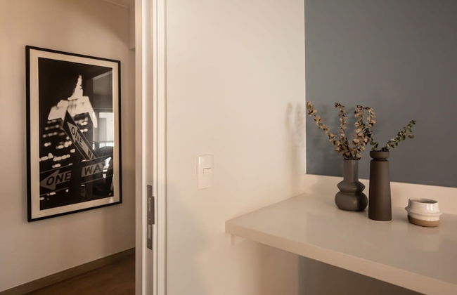 w Elegant 2BR in the Heart of Miraflores - Photo 13