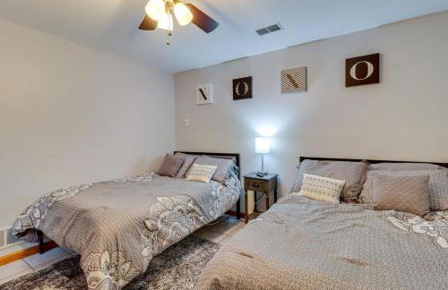 Hot Tub and Game Room Retreat Near Camelback - Foto 26