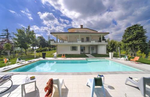 Spacious Villa With Pool - Foto 2