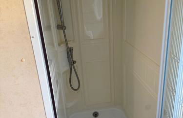 Captivating 2-bed Static Caravan in Holyhead - Foto 18