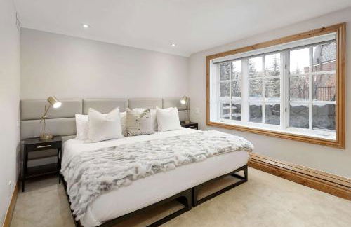 Central AC, Updated 4 BR, 4-5 BA Townhouse, Pool - Foto 15