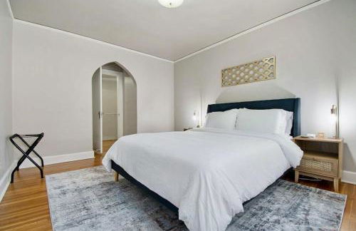 Elegant 3BR Oasis in Dundee Close to Downtown - Foto 31