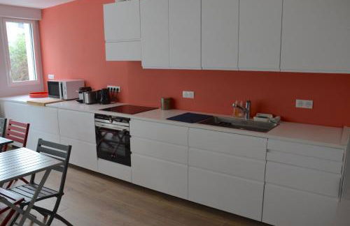 KERJACNINE, à 300 m du port, maison 7 couchages avec grand jardin - Foto 5