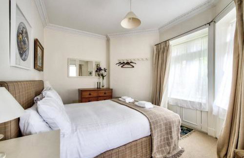 GuestReady - Classic Charm near Holyrood Park - Foto 31