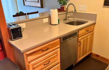 TahoeCozy with Pool Hot Tub and Near Northstar - Foto 53