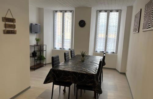 Appartement centre-ville Langogne 2 chambres 6 personnes Parking proche - Foto 7