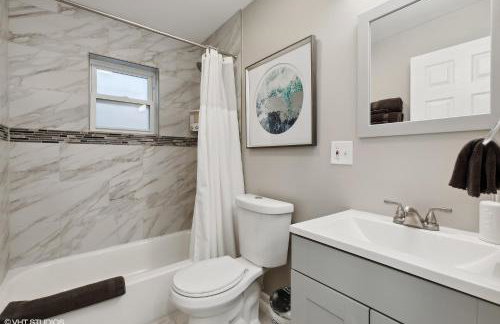 Modern Retreat, Double lot with Pergola, Fire pit, Game room, 5 min to Brookfield Zoo - Foto 9